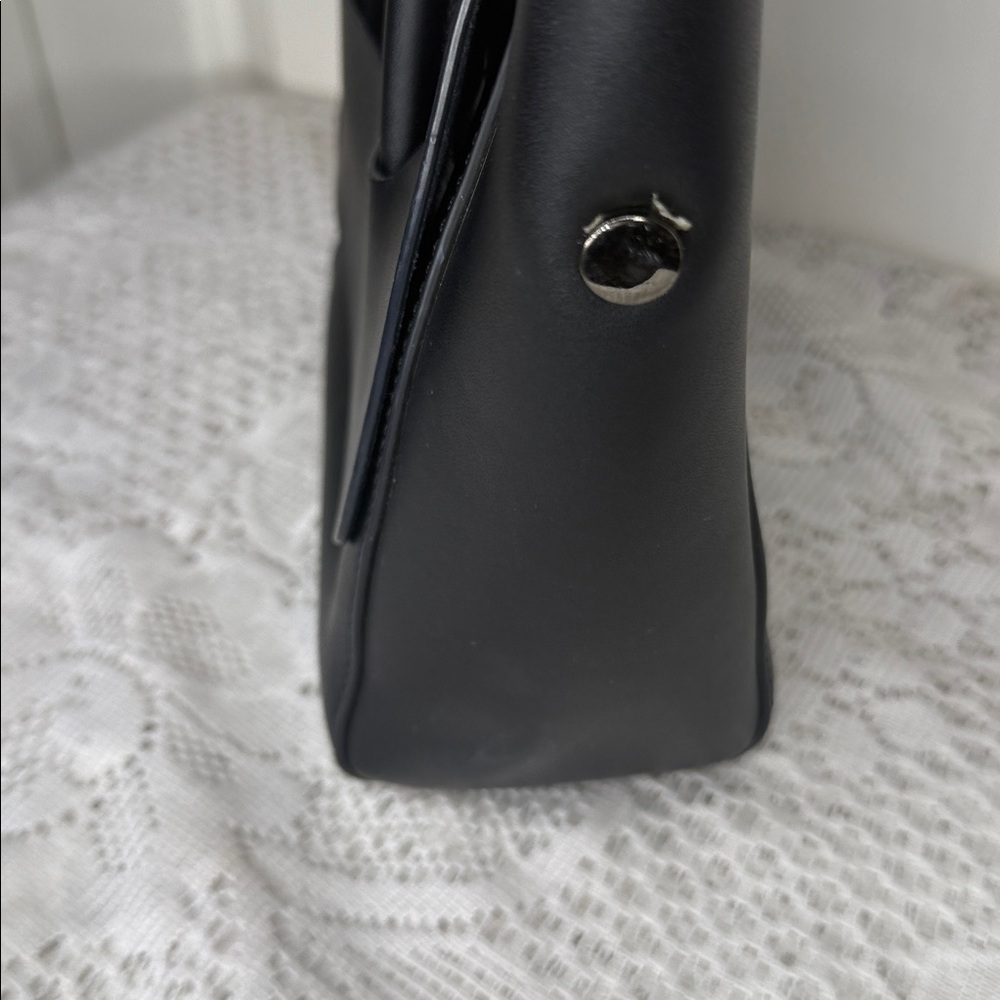 HiEleven black leather small handbag - Picture 4 of 8